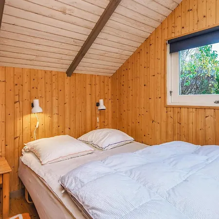 6 Person In Oksbol-by Traum *